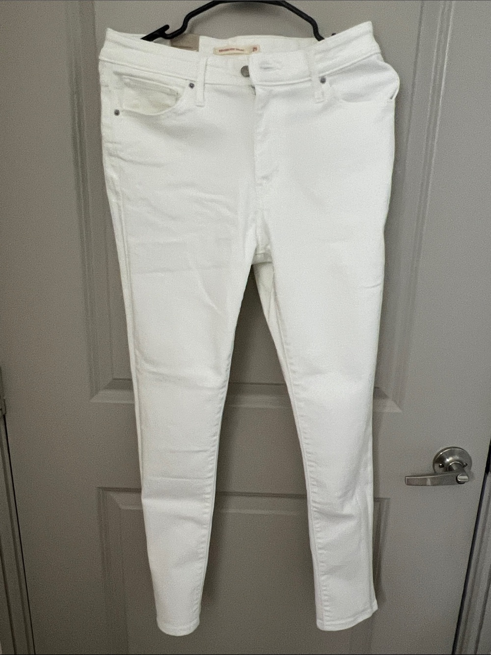 Levi's Women's White Skinny Jeans - Classic Five-Pocket